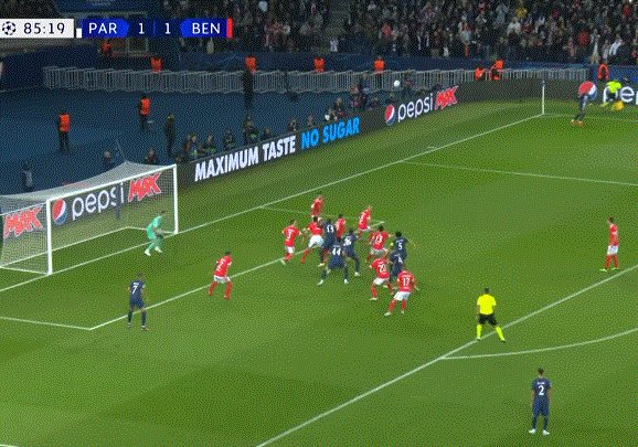 1665527192375069330.gif 开云-【欧冠】姆巴佩点射 巴黎主场1比1再平本菲卡