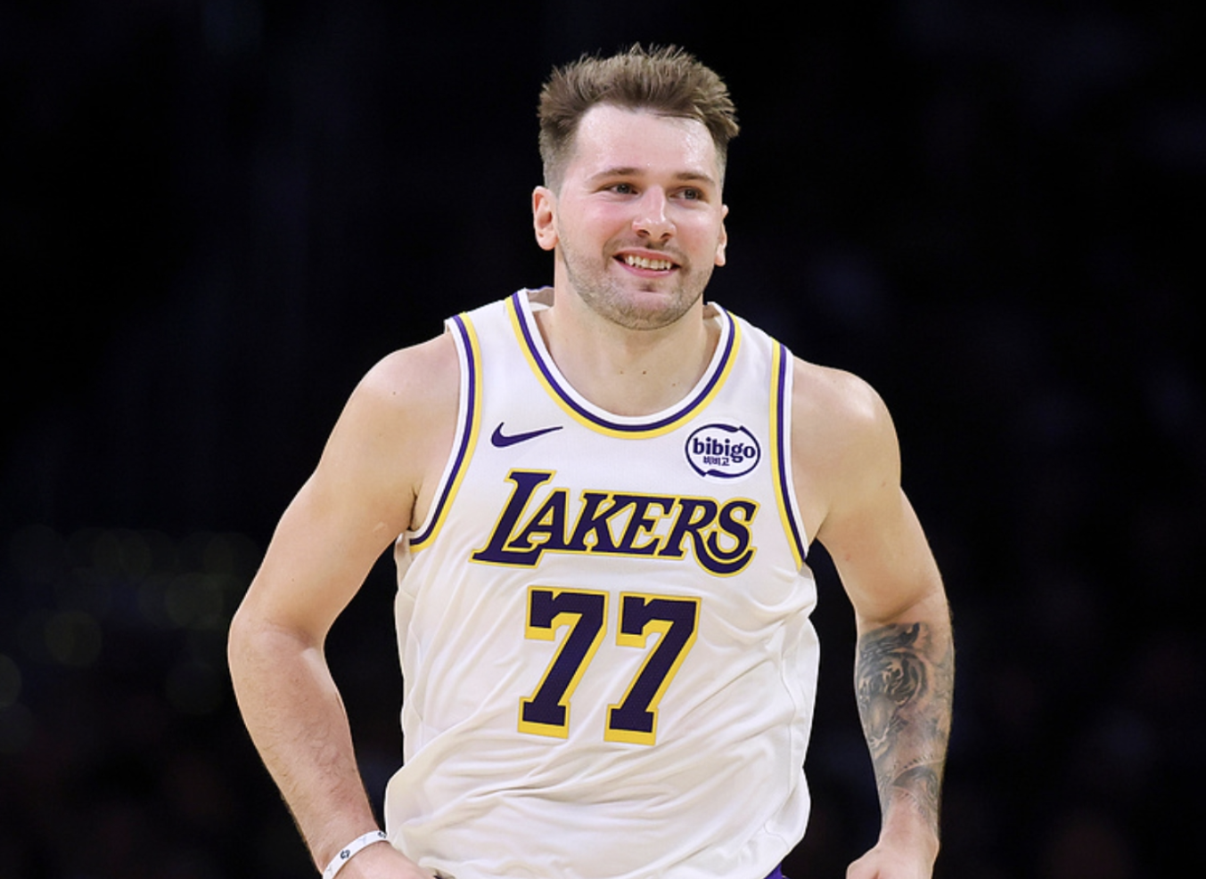 西部排名又乱了:独行侠创NBA奇迹,湖人收大礼,5队排名互换