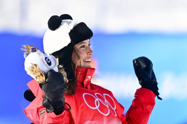 开云体育入口-谷爱凌享受中结束首届冬奥之旅 第二金奖励给自己